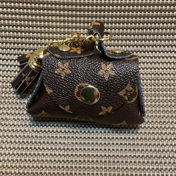 Luxury Brown Keychain Pouch - Picture 4 of 4